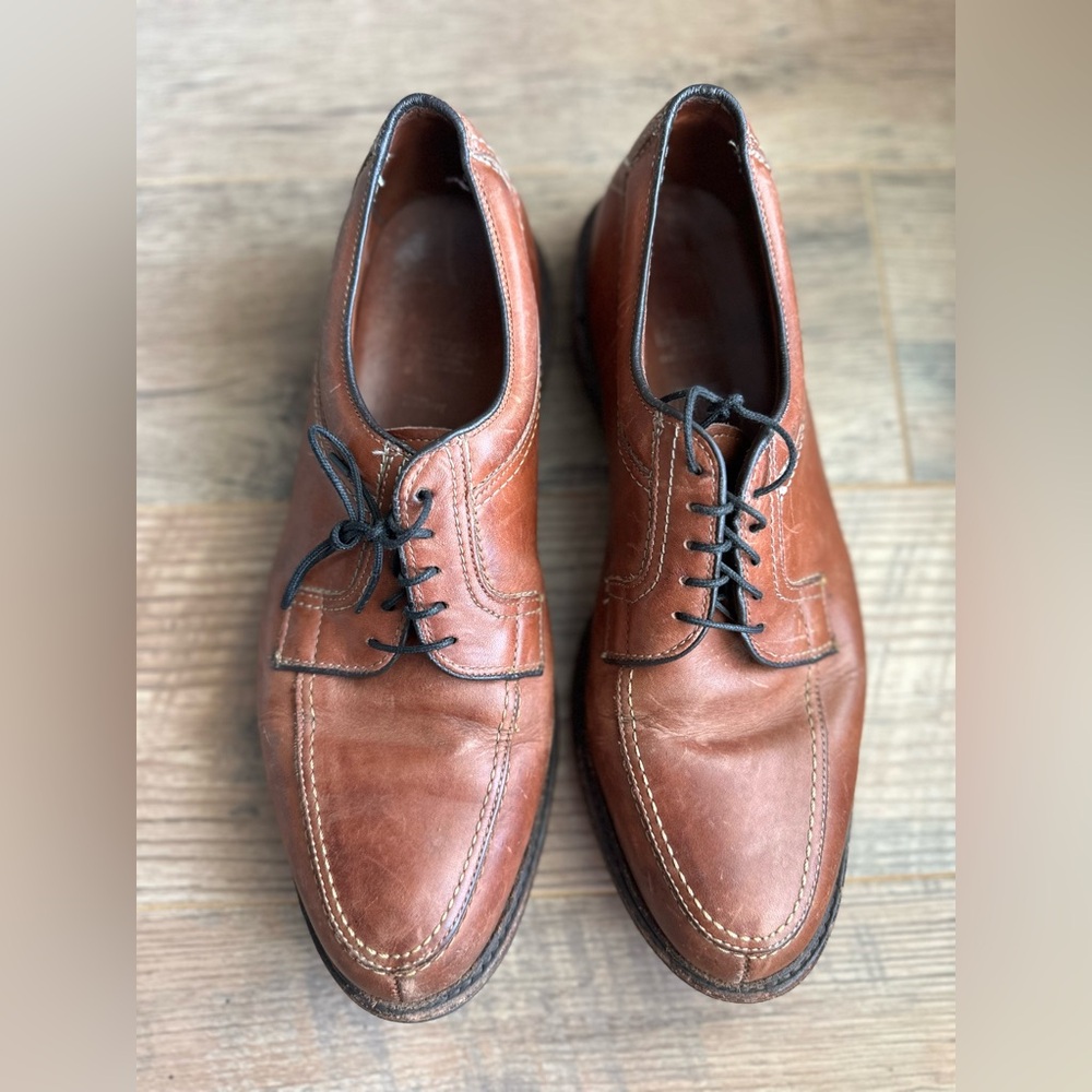 Allen Edmonds (Style 1951) Wilbert split-toe Lace-up Oxford